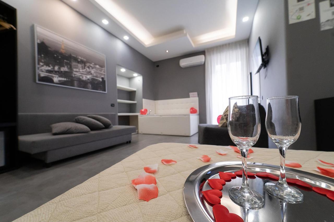 Royal House Napoli Centro, By Clapa Group Hotel ภายนอก รูปภาพ