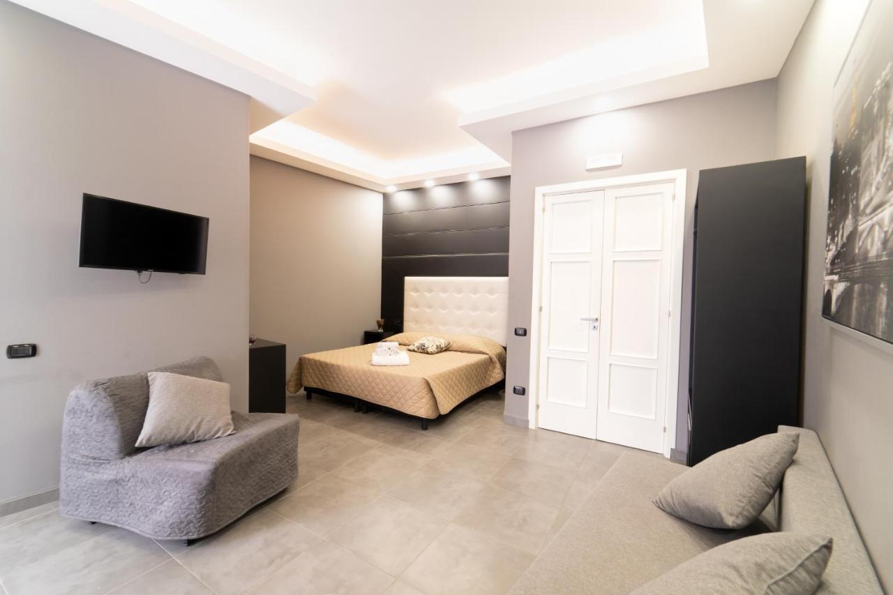 Royal House Napoli Centro, By Clapa Group Hotel ภายนอก รูปภาพ