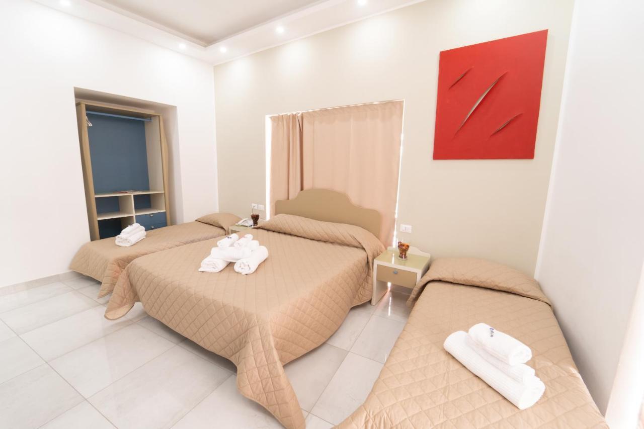 Royal House Napoli Centro, By Clapa Group Hotel ภายนอก รูปภาพ